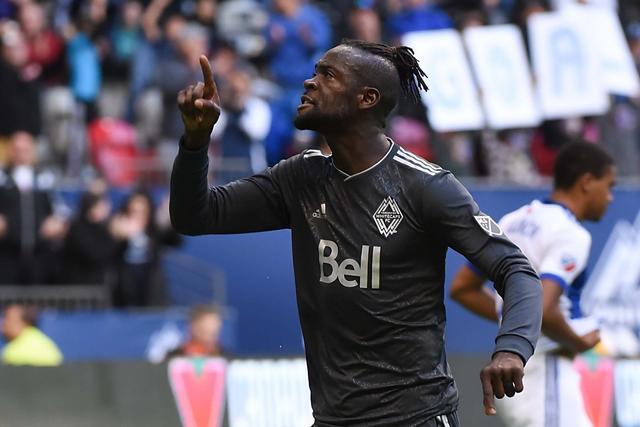 周琦21+8胡明轩20分广东大胜山东 高诗岩15分